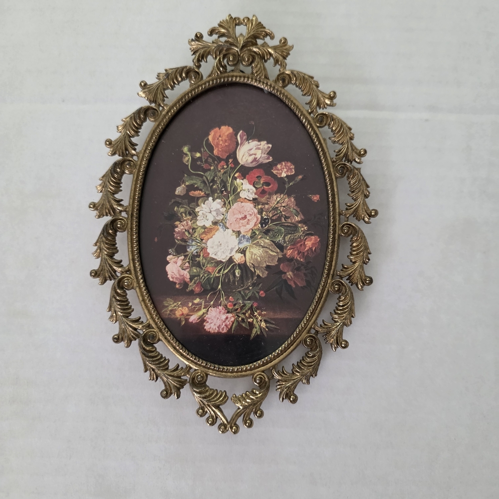 Ornate Gold Floral Oval Frame